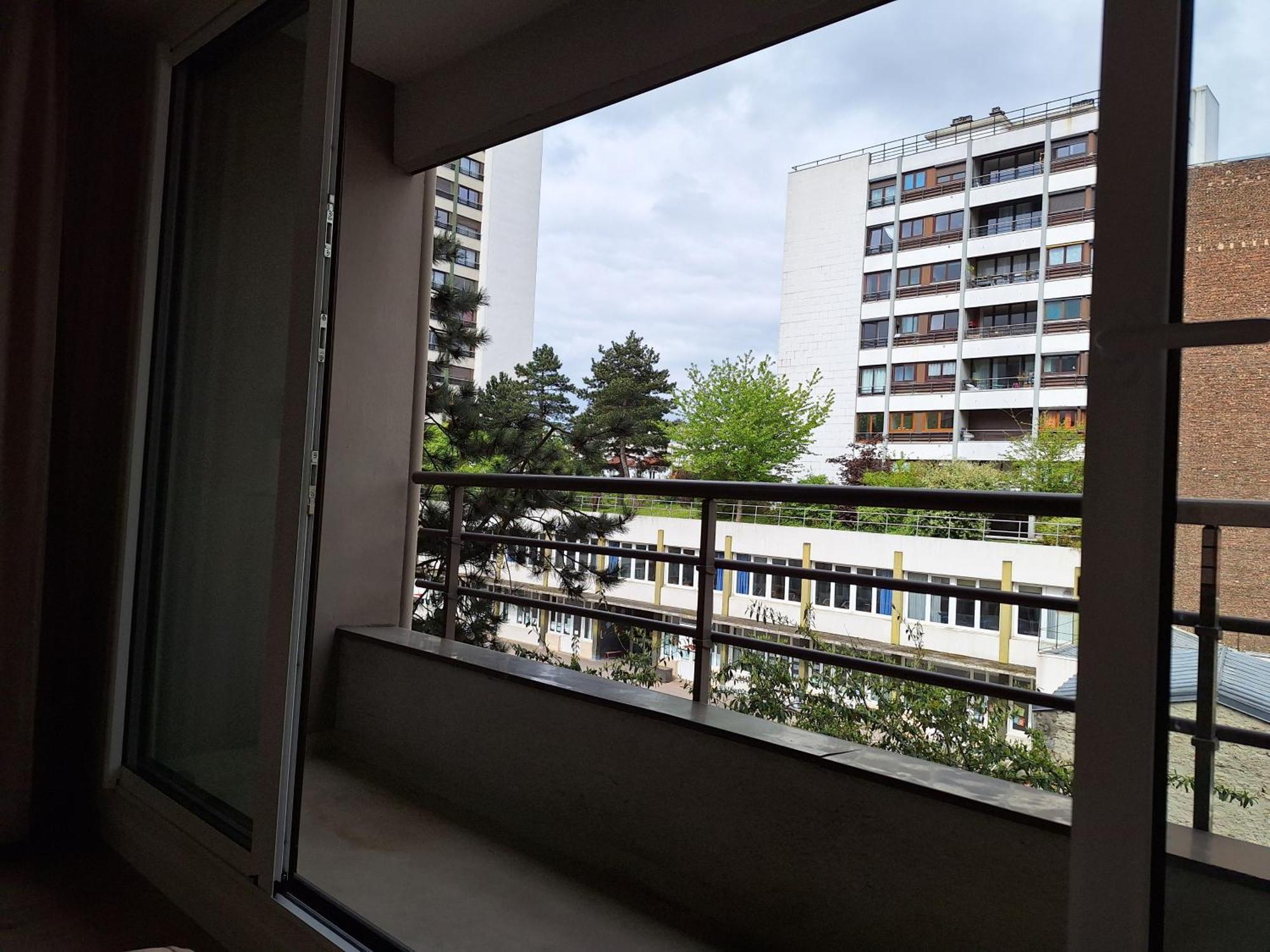 Chic Parisian Studio Retreat Bright Spacious And Secure Parking Bagian luar foto