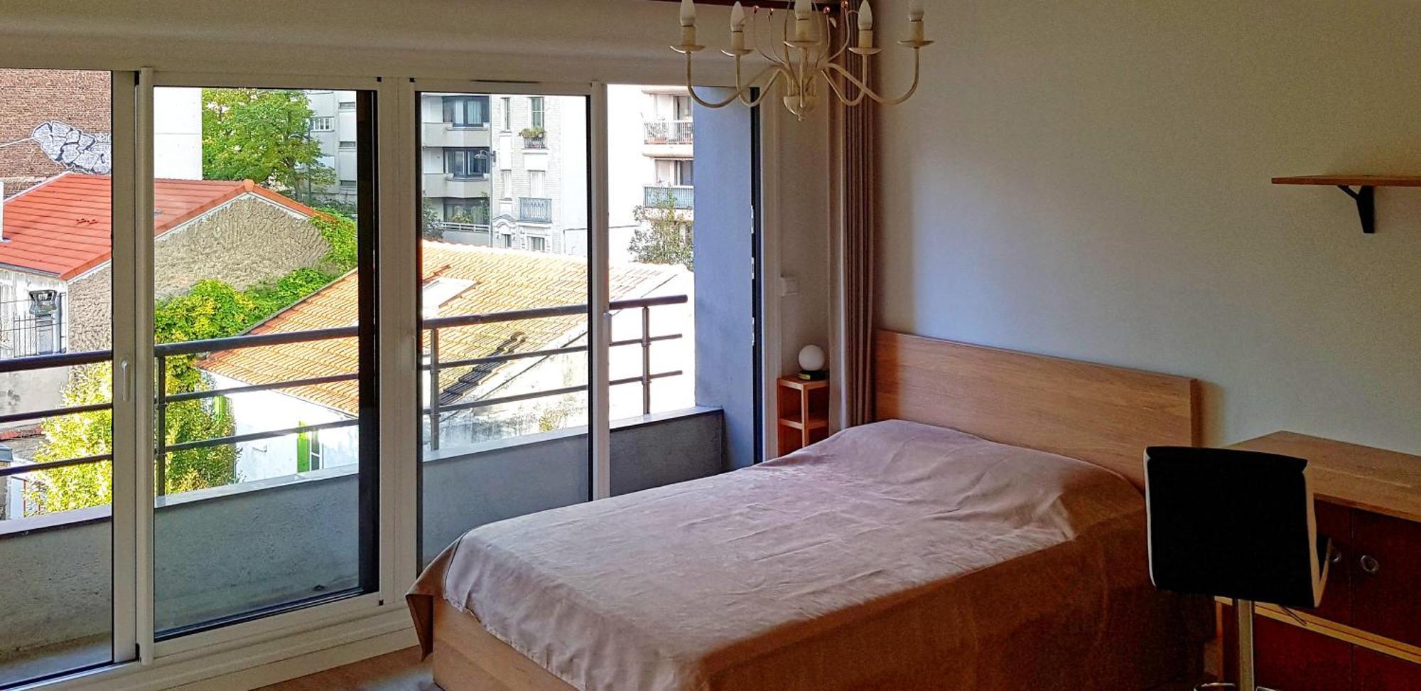 Chic Parisian Studio Retreat Bright Spacious And Secure Parking Bagian luar foto
